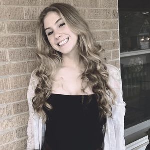 Meet your Posher, Ava